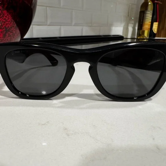 $403 Burberry Mens Unisex B 4426 Black Sunglasses Recent Style / Womens - Picture 6 of 14